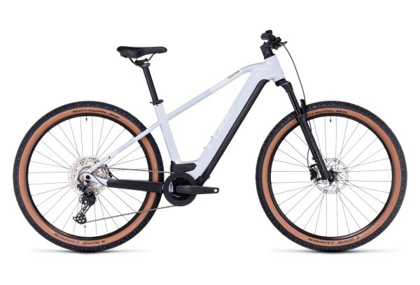 VTT ÉLECTRIQUE SEMI-RIGIDE CUBE REACTION HYBRID PRO 750 SHIMANO DEORE 11V 750 WH 29'' BLANC FLASH 2023